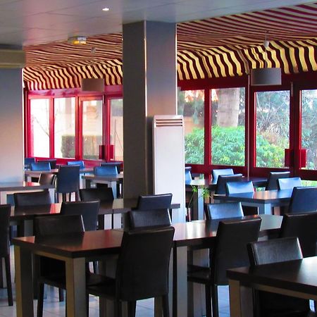 ז'נווילייה Hotel Gallieni מראה חיצוני תמונה