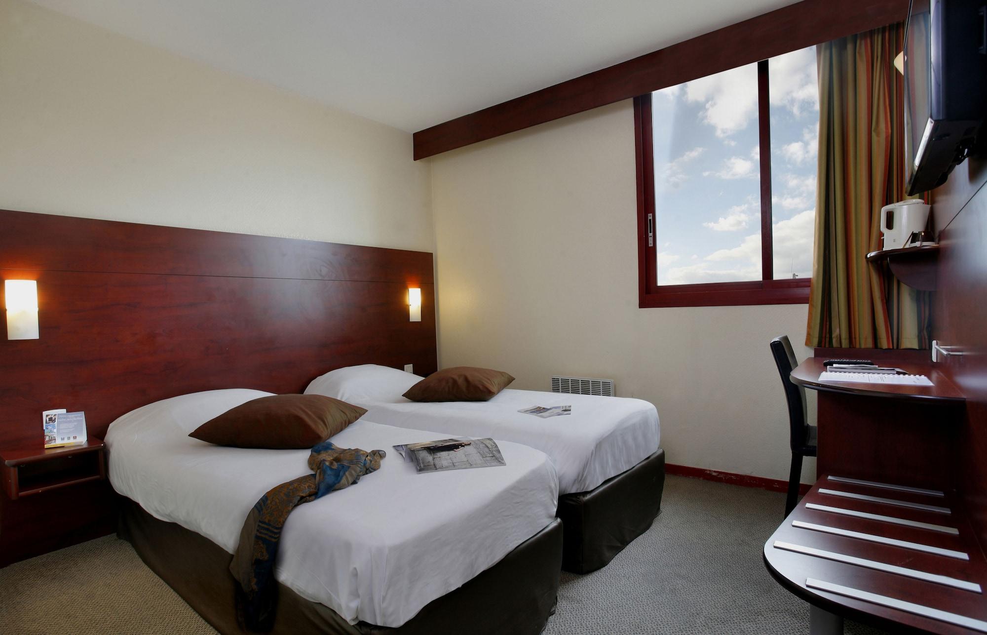 ז'נווילייה Hotel Gallieni מראה חיצוני תמונה