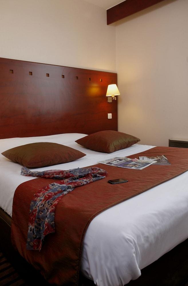 ז'נווילייה Hotel Gallieni מראה חיצוני תמונה