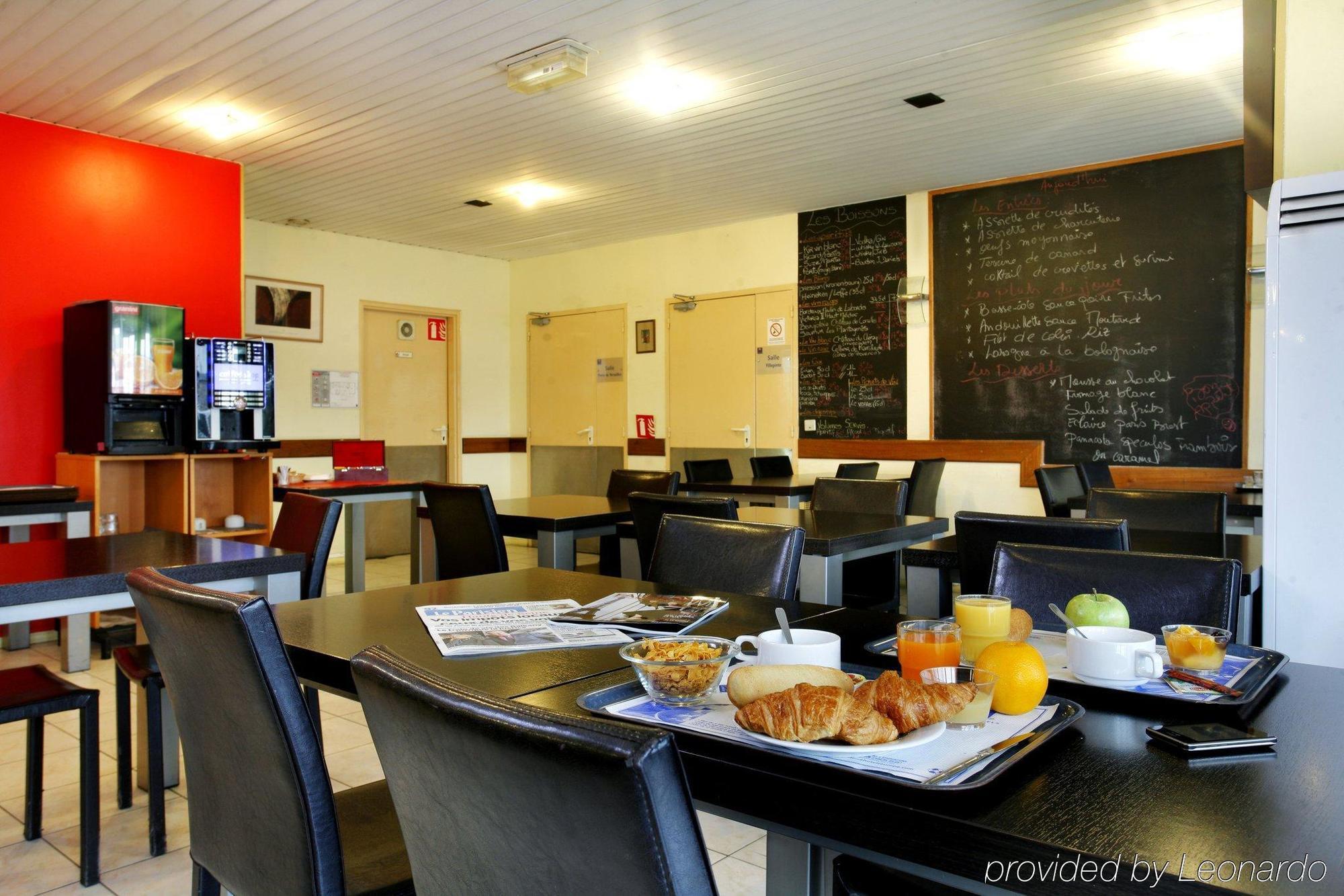 ז'נווילייה Hotel Gallieni מראה חיצוני תמונה