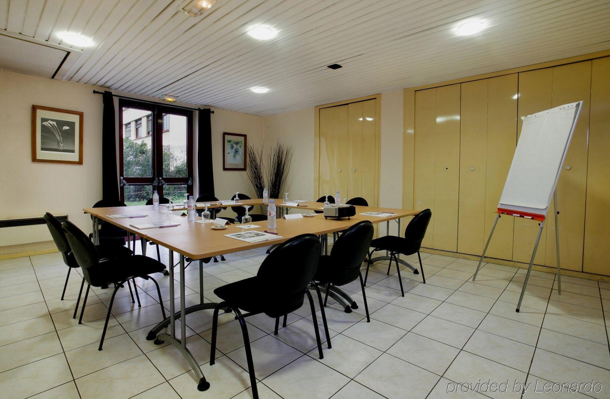 ז'נווילייה Hotel Gallieni מראה חיצוני תמונה