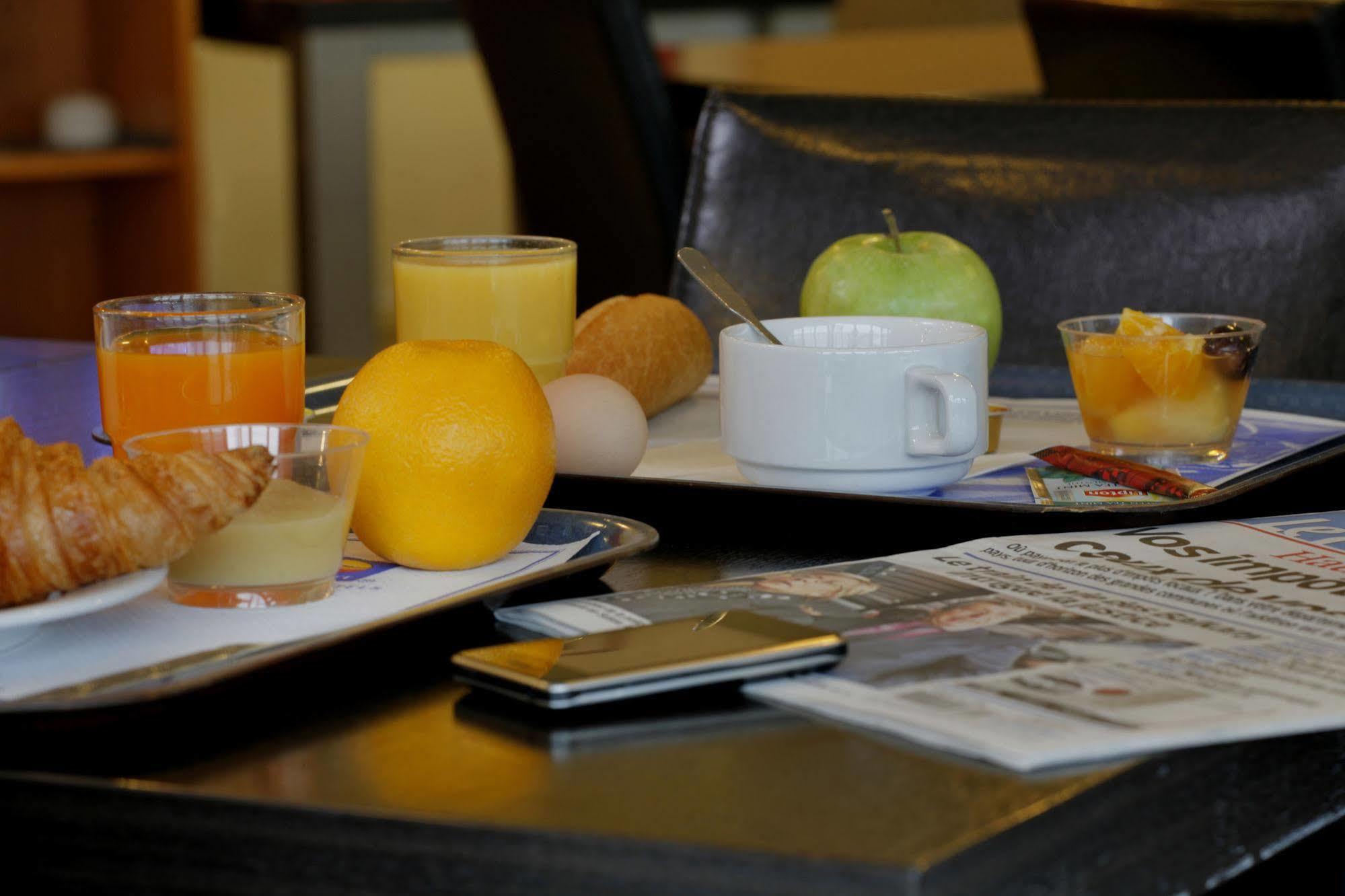 ז'נווילייה Hotel Gallieni מראה חיצוני תמונה